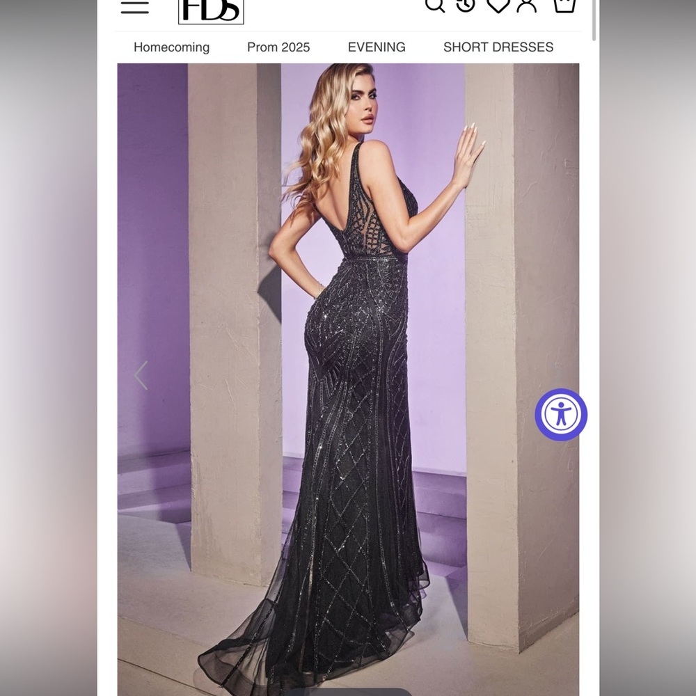 PROM DREES elegant black dress. It cost me $450 just to wear it for hours.RUN sm